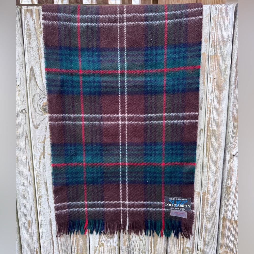 Lochcarron Chisholm Modern Hunting Tartan Wool Scarf 53.5” x 11.25” 
EUC
